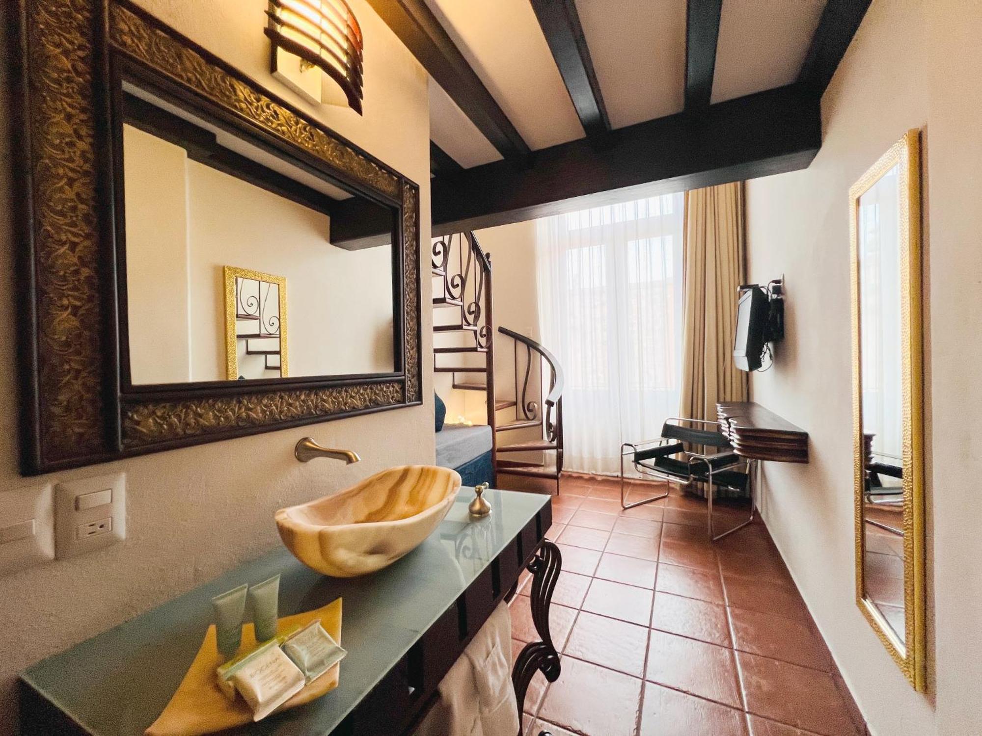 Herencia By Hosting House